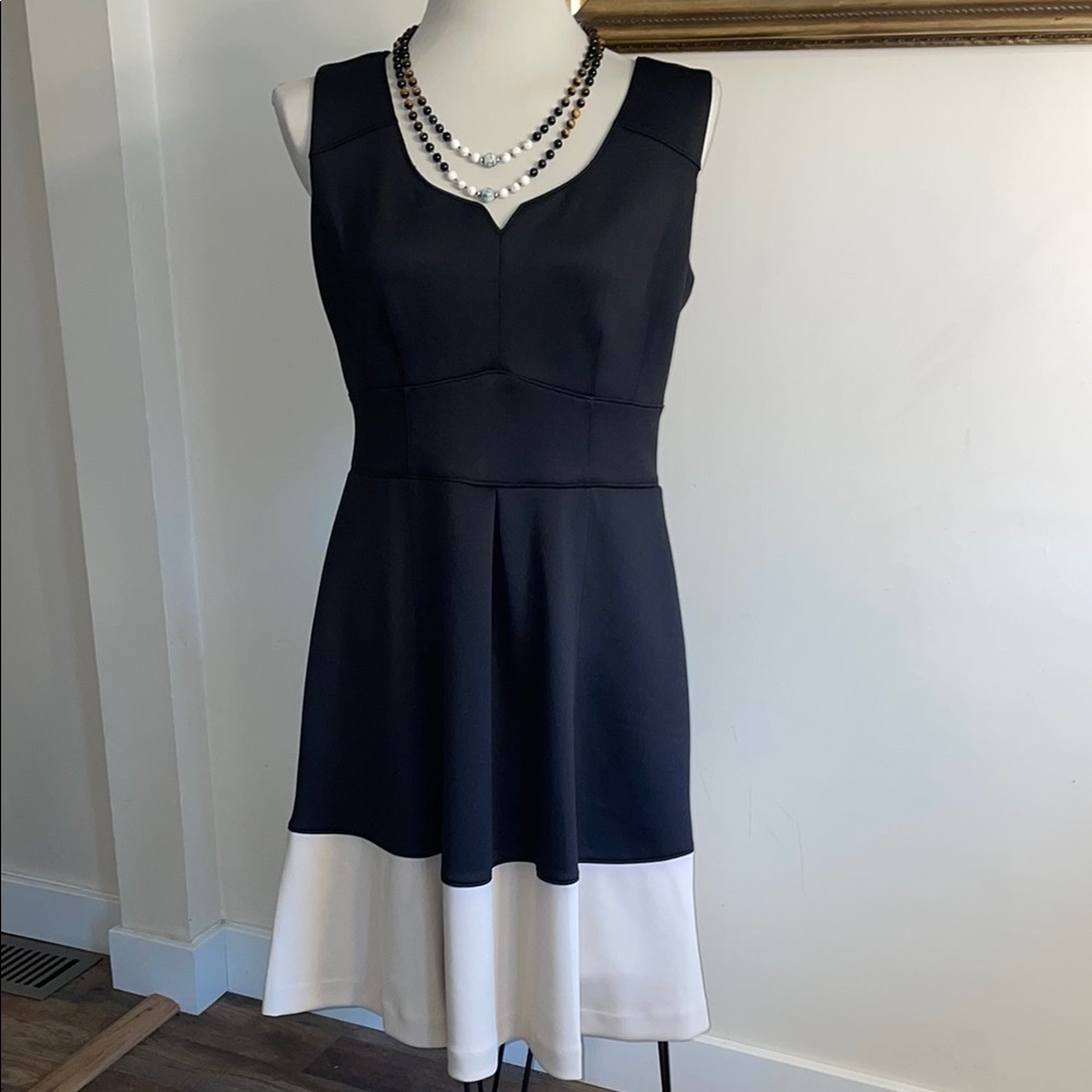 NWT Dress Barn Midi Dress. Black and Cream. Sleeveless. Back Zipper. Lined. 12
